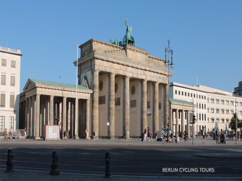 Brandenburger Tor Berlin gefuehrte Radtouren Staedtereisen Fuehrungen