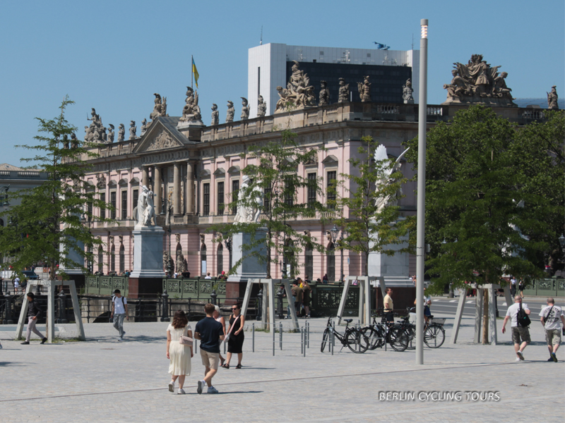 Deutsche Historische Museum Berlin Fahrradtouren Stadtrundfahrten Staedtereisen Stadfuehrungen